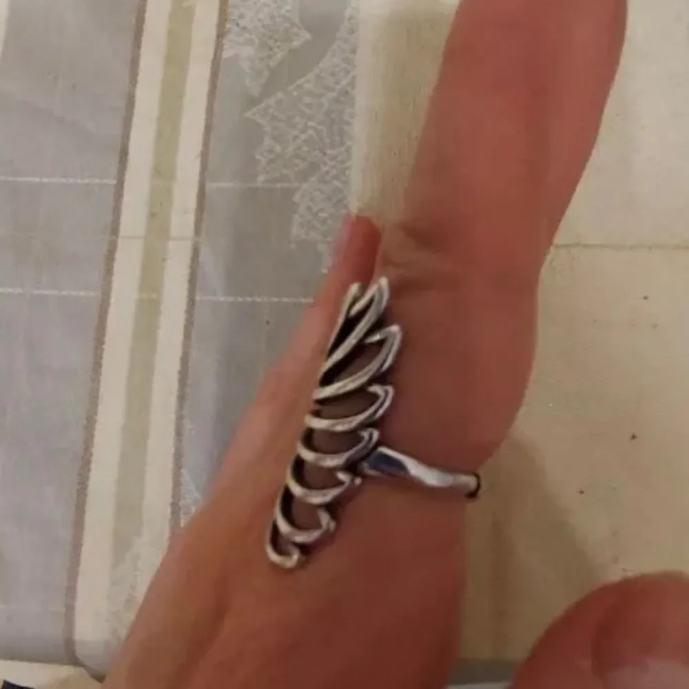 SILVER ADJUSTABLE OVERSIZED PETAL FASHION RING‎